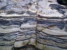 پاورپوینت زمین شناسی مهندسی - سنگ های رسوبی در 103 اسلاید کاملا قابل ویرایش همراه با شکل